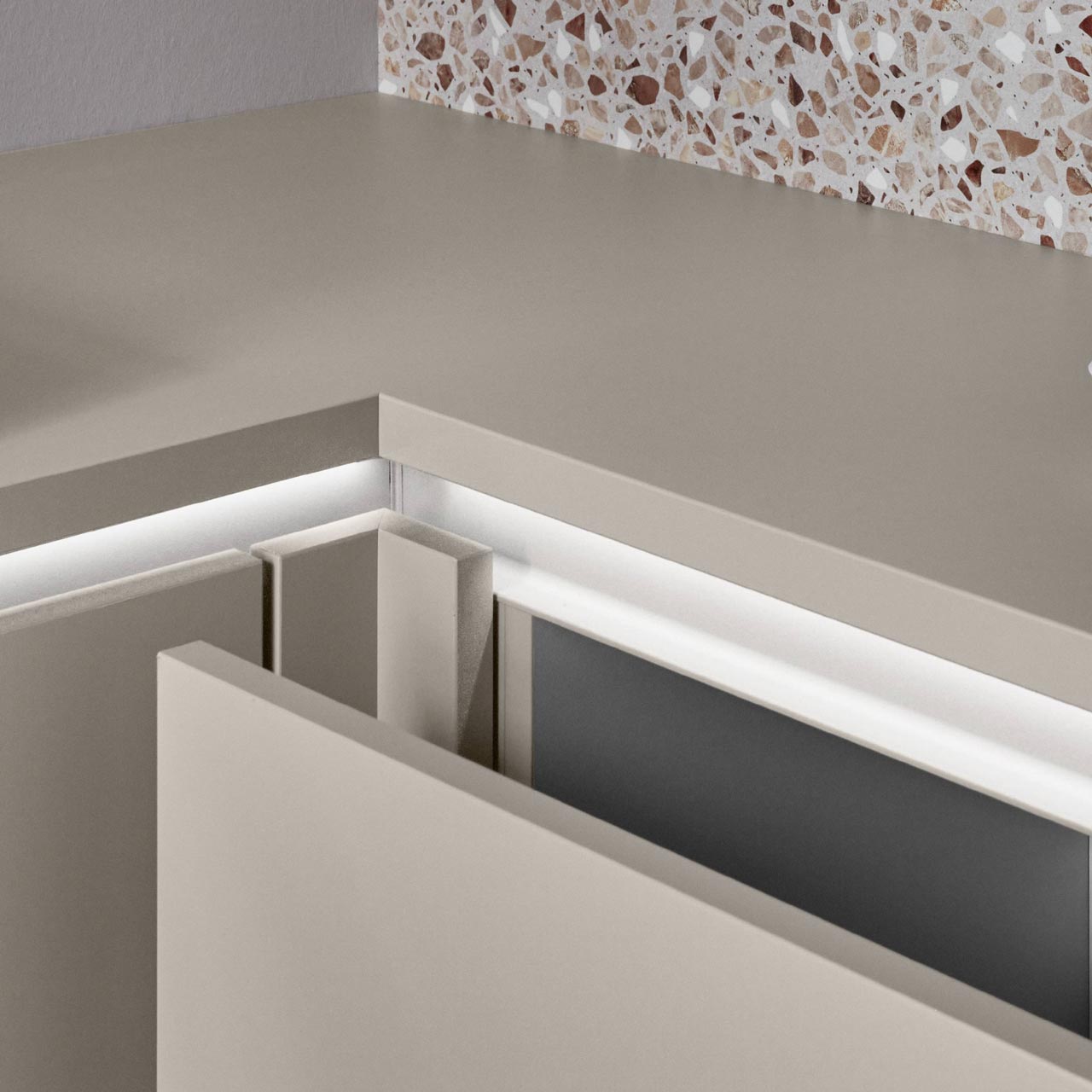 04_B07_31696_25_Senso_483_D